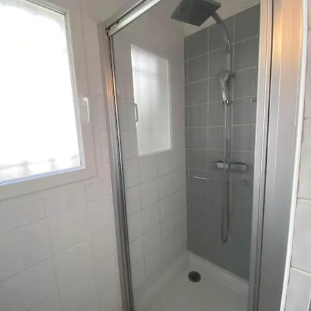 En Avec Piscine Apartment *